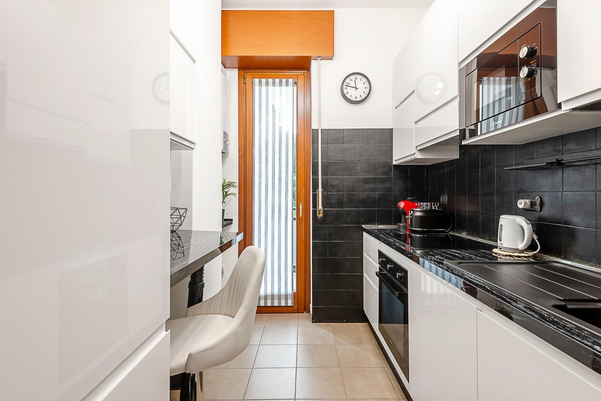 Stayeasy Staro5 - 5 Minutes To Udine Subway Apartment Mailand